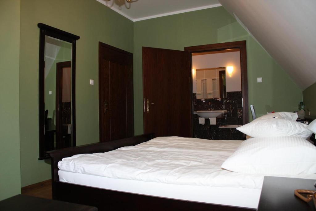 Klasztor Cedynia Hotel Chambre photo